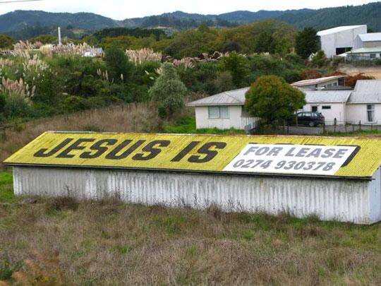 MensHumor's tweet photo. For Lease Navidad! http://t.co/Up6mUqlA5x