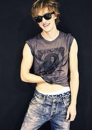 DemonNotAngel's tweet image. Enjoying the sun.