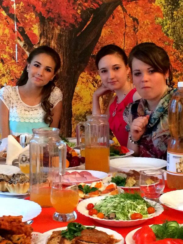 DinizaB's tweet photo. Света-обжорка, люблю вас❤ 😃 💋 http://t.co/30FdCeQefS