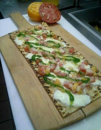 punchmedia's tweet image. Check out @OldEagleTavern1 awesome #specials this week. #Hierloom Tomato, Basil Puree, Fresh Mozz Flatbread. #summer