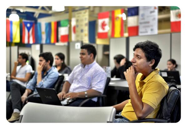 JohnJimenezMX's tweet image. En conferencia con Pilar Machon. #PosibleSiliconValley  #ManosAccelerator @PosibleMex