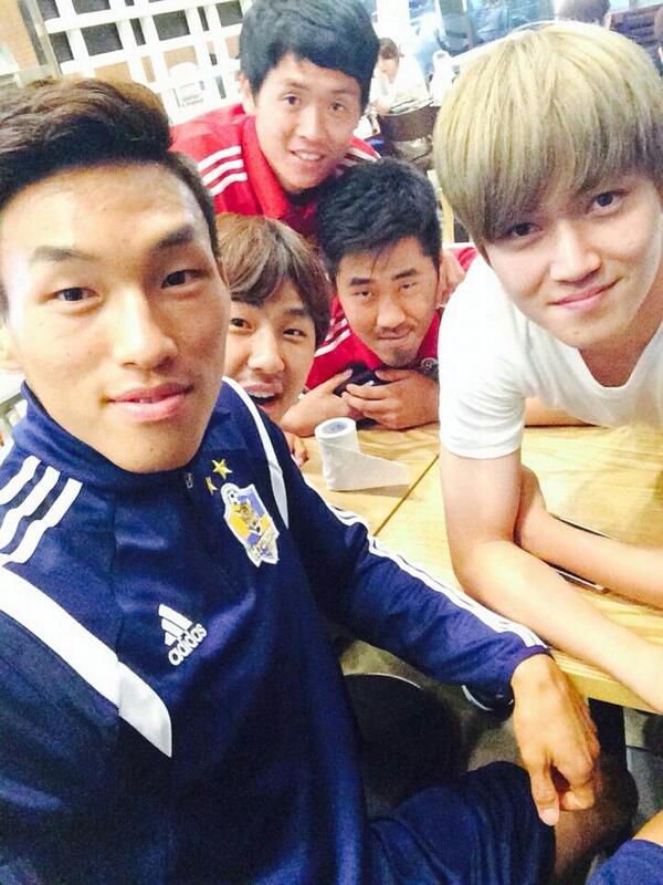 sochol10's tweet photo. 즐거운 시간들 http://t.co/CQIk3Yetxy