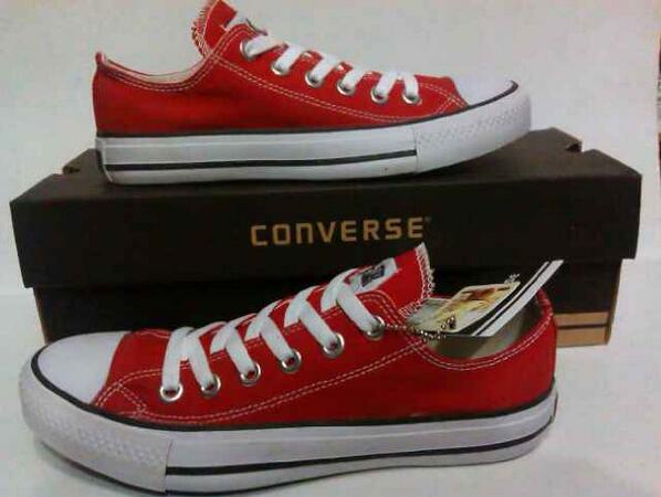 Converse LOW ! Size 36-44. Price 180.000 idr. Get now, guys! :)~