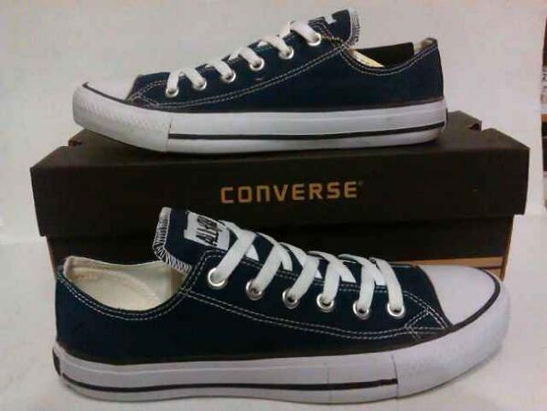 Converse LOW ! Size 36-44. Price 180.000 idr. Get now, guys! :)~