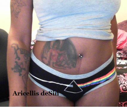 Eating cake and ice cream in my new Pink Floyd panties :) http://t.co/QgAv9zAfsa