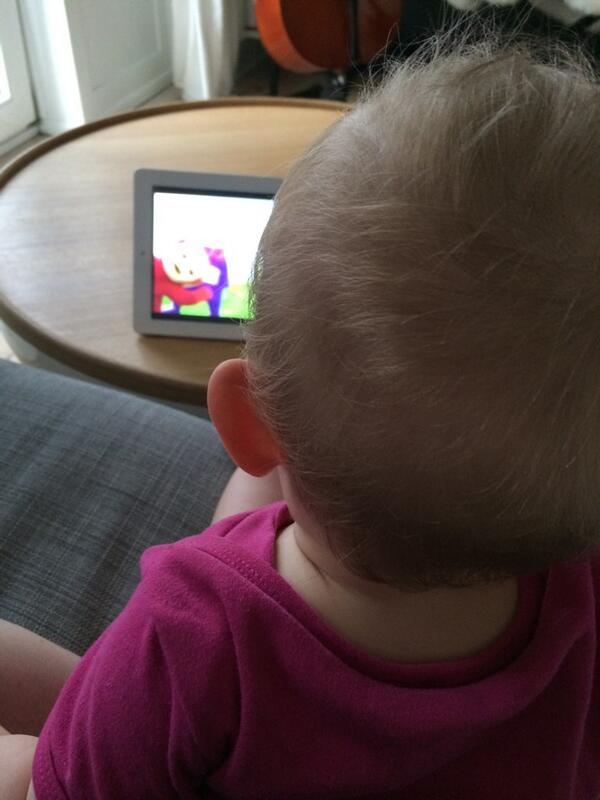 LouiseNors's tweet photo. 5:28 på Frederikssundsvej 😳 Tak til #teletubbies http://t.co/ol84GnlTVA