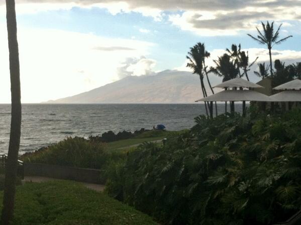 RobertRefsland's tweet photo. Aloha!! This is the view from my room at the Marriott Resort Wailea in Maui!! #vacation http://t.co/guY0idMmJq