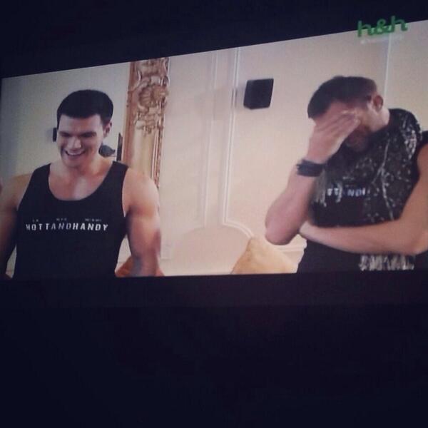 MiKeute's tweet photo. #riendo #modelosalaobra @Discoverymujer #hottandhandy @Gage_Cass http://t.co/8yPAA53VTY