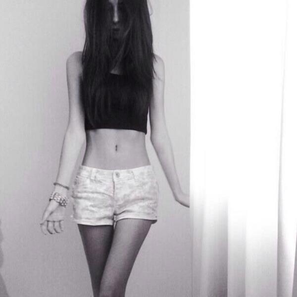 Thigh gap with crossed legs. 