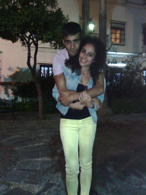 alejandroquis's tweet photo. ¿A quien se le ocurre cogerse un ciego un lunes? Pues a mi!! Normal celebrando la confirmacion de mi hermanita!! http://t.co/G5VhLMhuTj