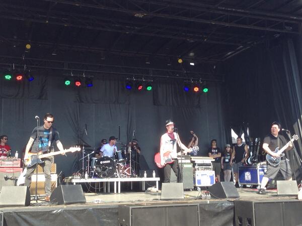 Mike_W33's tweet photo. @gobband - still melt your face off with every tune!!! Lachie Music Fest http://t.co/acmbNu0dvu