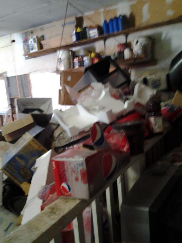 AlexAxelina's tweet photo. I feel bad for my dad...... http://t.co/pYDFbEFC7u