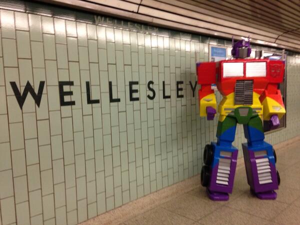 Optimus Pride Optimus Pride Had Such A Good Night He S Only On His Way Home Now Prideto Http T Co Iyvptqf1dy