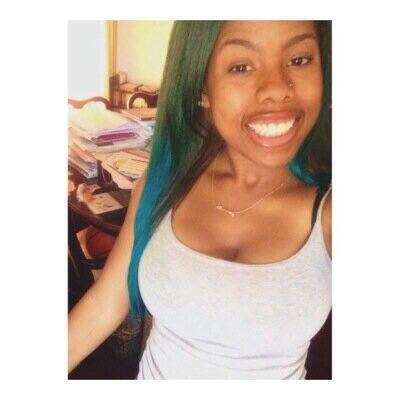KushWater's tweet photo. Im sorry but Honey Combs needs to put her on a commercial http://t.co/CxyILdPwp2