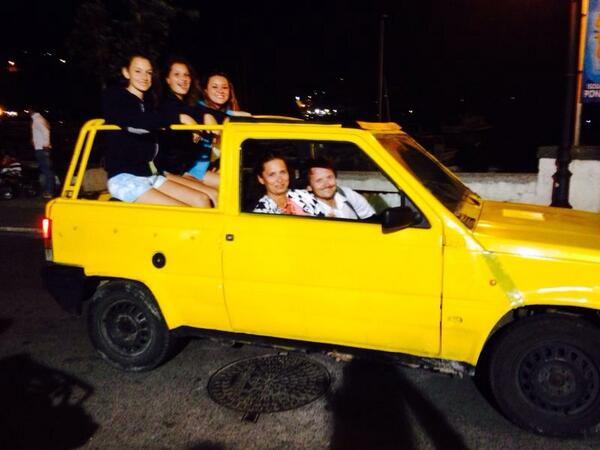 andreacauti's tweet photo. #Ponza mezzo di trasporto moderno ed efficiente del loco #Panda ex taxi ponzese @DivinaDaniz @CamyCauti @GaiaPapini http://t.co/0UpdewyQiy