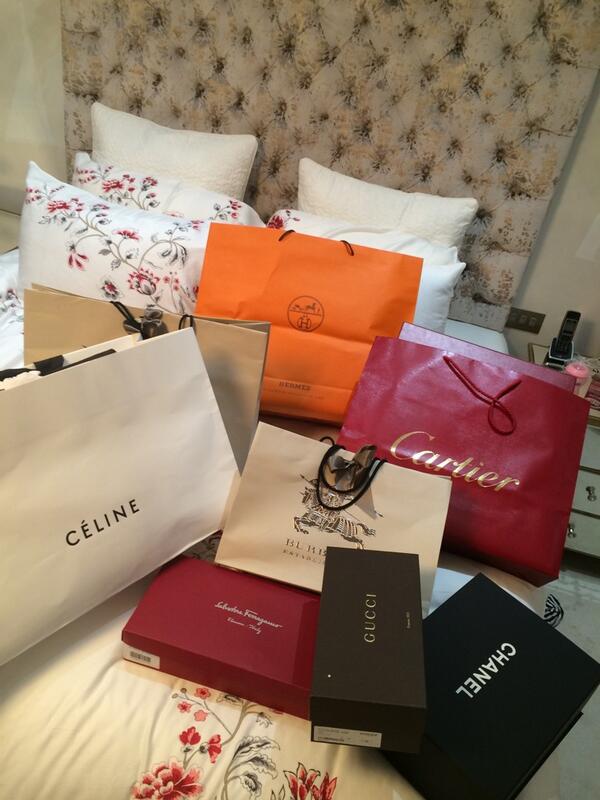 fendyzltd's tweet photo. Shopping part 1 http://t.co/5nCcYWBUmq