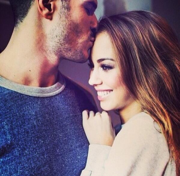 PostBadTOP's tweet photo. A chaque fois qu'elle rie je tombe amoureux d'elle 💗 http://t.co/iR4YkC7xa4