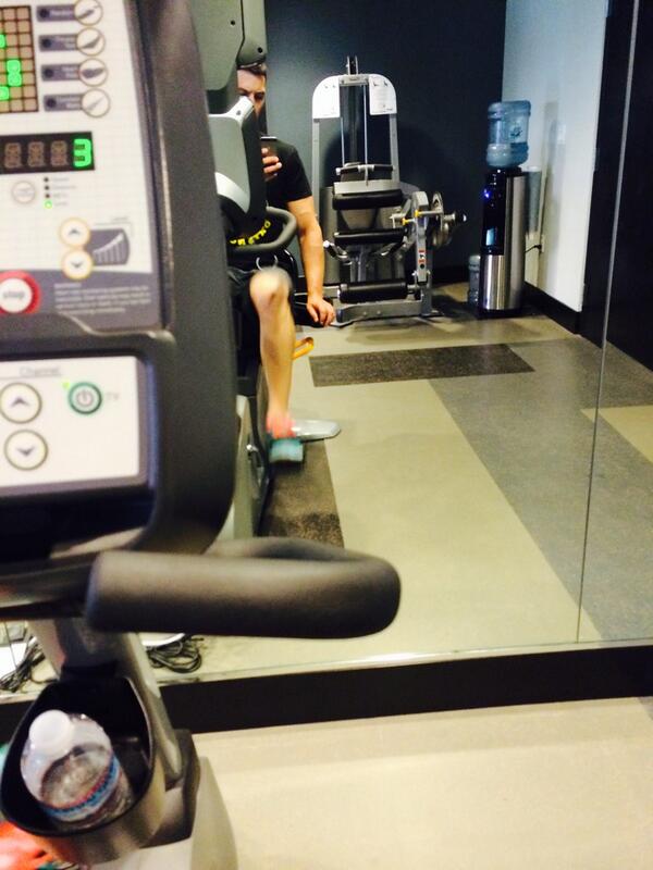 Mkrajo's tweet photo. Back at it after a 10 days vacation. More focused, determined, and ready to compete. #cantstopwontstop http://t.co/6fP0mdTiac