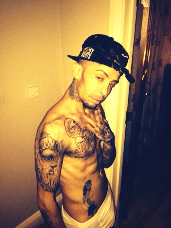 TheDappy's tweet photo. @kp_est78 #ChestInk ๐ฏ๐ฏ๐ฅ๐ฅ http://t.co/tq2C8H2ggW