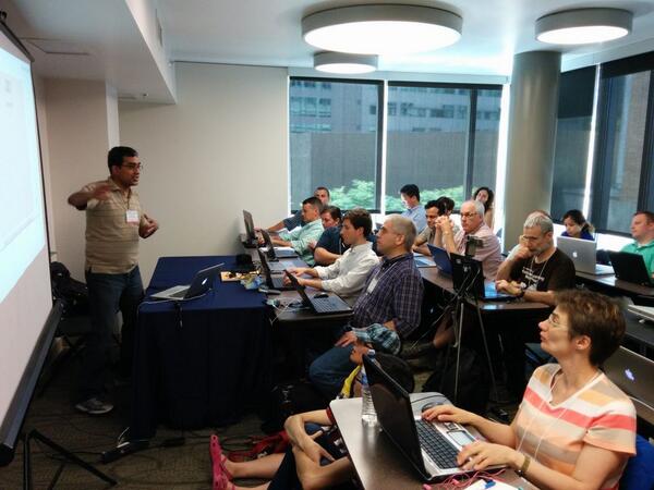 matlabulous's tweet image. @ramnath_vaidya demonstrating the magic of #slidify combining the power of #rstats and #JavaScript #user2014