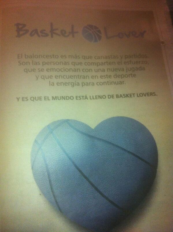 mlui8's tweet photo. Piñas futboleras q me recuerdan a esto! @VerFerOri @BelenCarameB @mergonrod @RocioRinconC @Teresalvear @ninfavg http://t.co/ax4LpBDwts