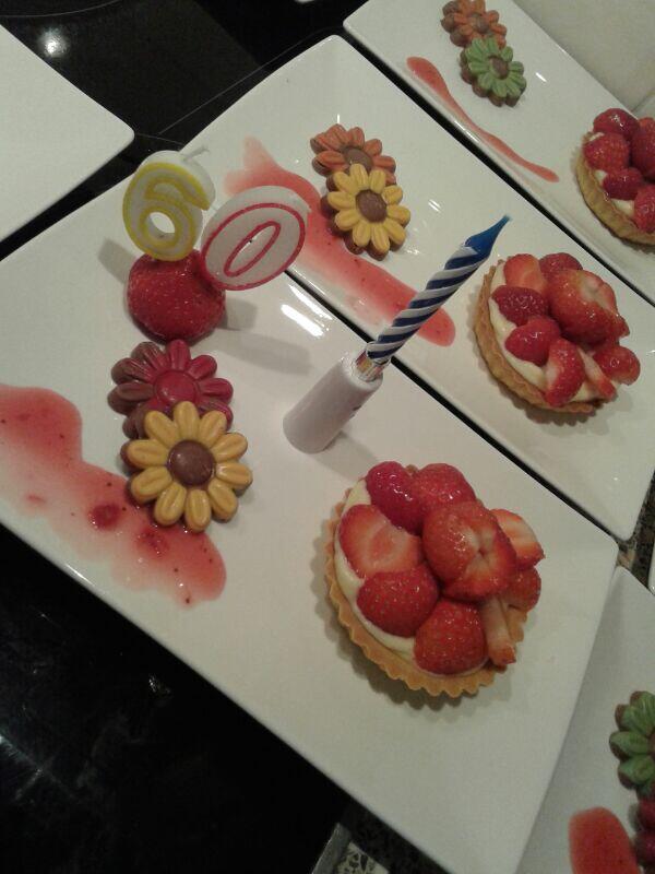 marjondevalk's tweet photo. Wat een feestmaal voorde jarige! #uiteteninjeeigenwoning #zozijn Met dank aan de vrijwilligsters voor deze avond!!! http://t.co/IUMRFZzLFl