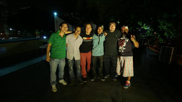 malc0s's tweet photo. un capitulo mas junto a los panas @LaberintoFilms @antituwillyboy @SomaRoots @felipevw http://t.co/EIUVK9AxAf