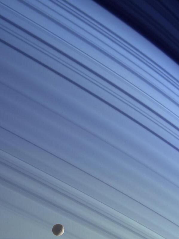 Space Photo of the Day: Those aren't Saturn's rings behind Mimas - they're shadows! wrd.cm/V4jzZX