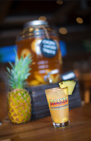 IslandsBurgers's tweet photo. Makaha Maggie is on #happyhour! Find your #pineapplestateofmind #pineappleinfusedtequila http://t.co/1okIQW66gf