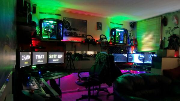 GamingSetupPics's tweet image. Now this is what I call awesome!