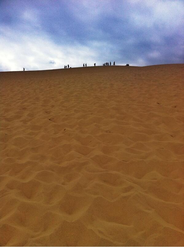 montsebt's tweet photo. Grande Dune du Pilat #dunadePyla 117m alçada, 60 milions metres cubics sorra... Ufff!!! http://t.co/U29uTL2LyY