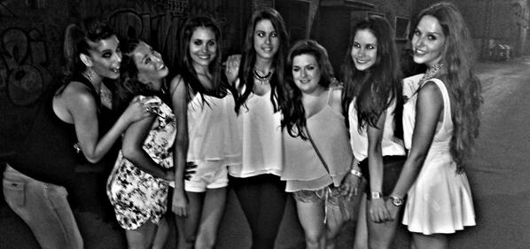 Anetxu282's tweet photo. "@Jessymaravilla: ...Mis marus...💜💛💚 @joanita90_joana @JoannaBravo22 @Anetxu282 @anii92ta @sandravalero13 @zuu21_ http://t.co/ZON04K4uPn"