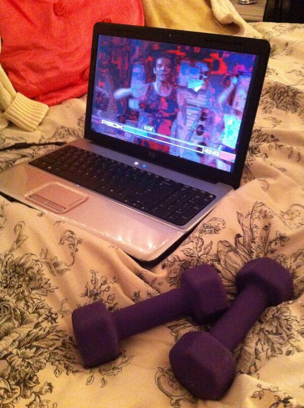 letsgetreal97's tweet image. Doing #armday with #P90X -Lily