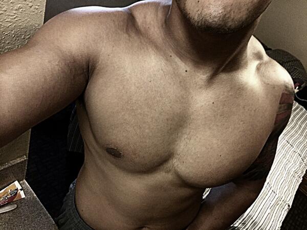 _DinoLee's tweet image. Boobs. #whatareabs #idek #neverhadthem