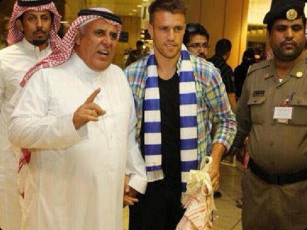 FlogpFhd's tweet photo. متحمس عشان اشوفه يلعب خليفة رادوي يالبي ، اخ يالهلال وينك http://t.co/aKmdki5sXL
