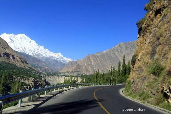 Cheese_Pakora's tweet photo. Amazing view of Rakposhi from Karakoram highway.
P.C Nadeem A. Khan 
@Pakistaninpics @Iam_Pakistan @NatGeo http://t.co/vQmEefi4lo