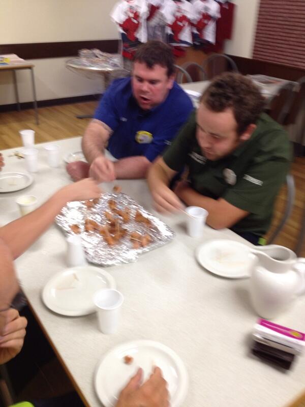 What a sausage eating competition at Milford 2901 <a href="/johnsy_76/">Paul Johns</a> <a href="/rhysdavies888/">Rhys Davies</a> @SarahMain2901 <a href="/LouiseKerr91/">Louise</a>