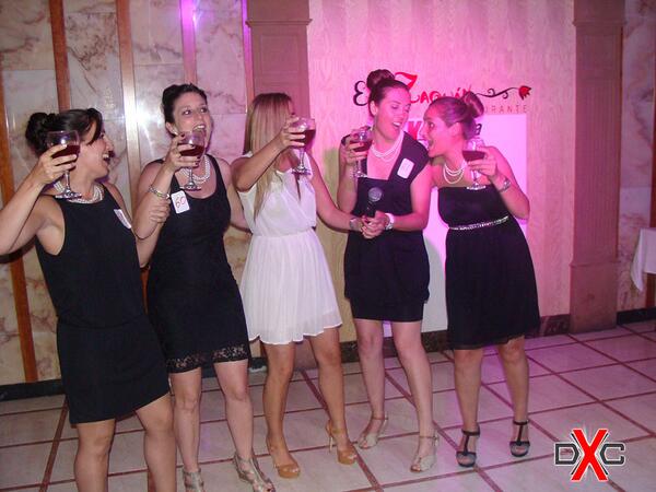 deXconecta's tweet photo. Ya tenemos las fotakas del 28 de Junio.Clik aquí y las ves en Facebook   http://t.co/ZotU1jjtml #dexconecta2862014 http://t.co/cL6GgVgyhb