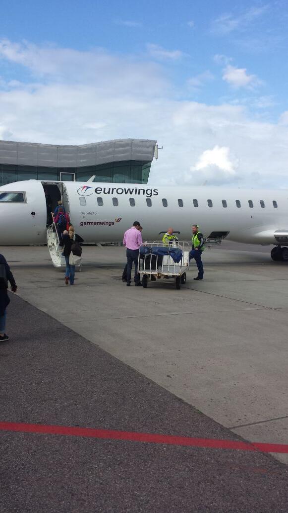 Ma_pers's tweet photo. Då var det dags! Mot Gummersbach💪 #letsdothis #flytt #umzug http://t.co/gMYhmOf6ux