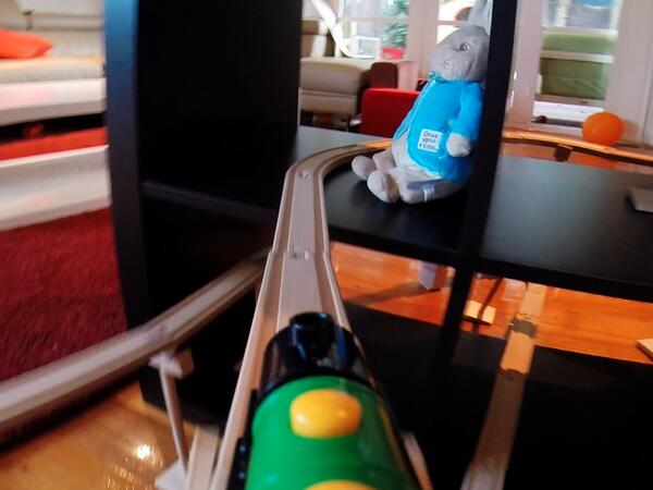 ProjTrainTracks's tweet photo. Making our way through the shelves - watch the video to see how it all comes together #kidsfun #kids http://t.co/aUXKli8Pzp