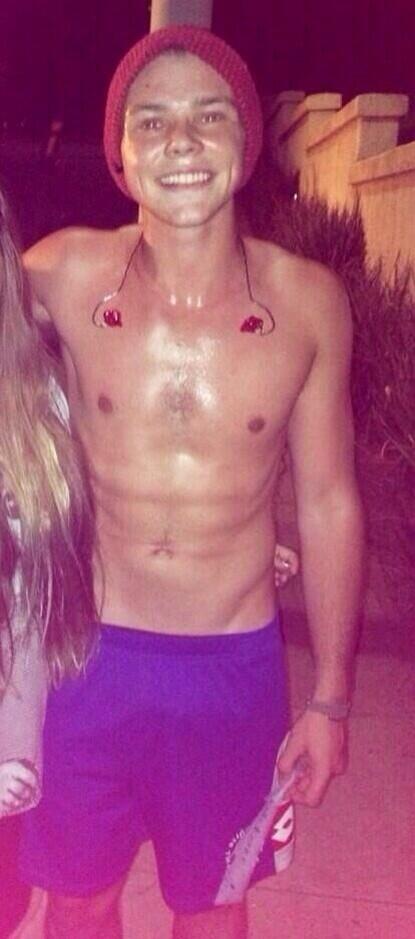 strcddling's tweet image. Daddy. 😍