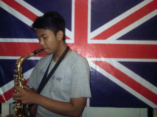 rizkimaulanaaaa's tweet photo. Ngabuburit http://t.co/s68Pyf1fg3