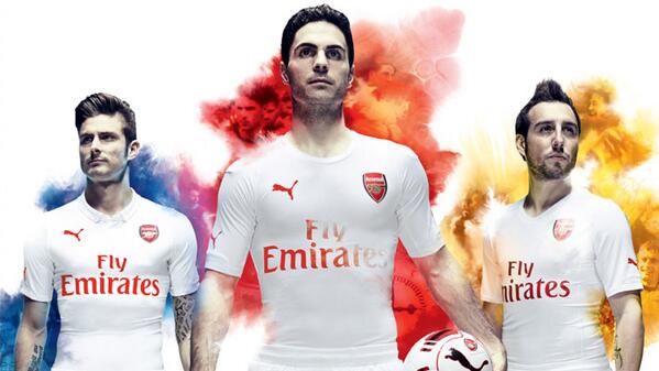 RoryReventon's tweet photo. @Arsenal shame this white kit isnt real its bar far the nicest out of the four kits. http://t.co/pM5jMmzdZq http://t.co/n45gRbkruV"