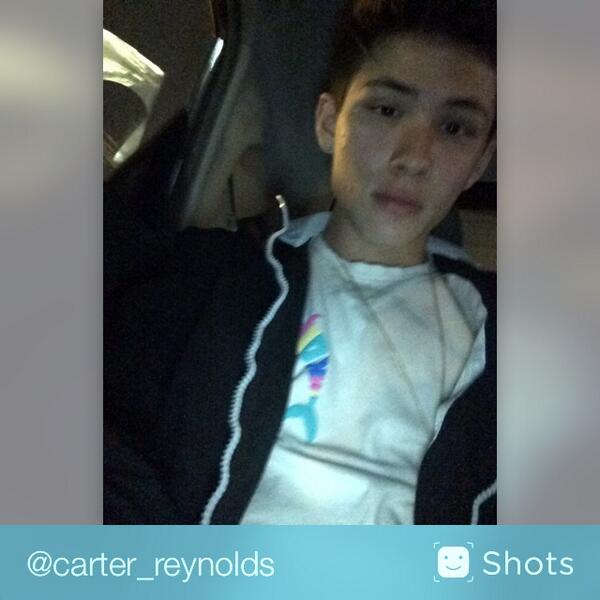 carterreynolds's tweet photo. Blurry af http://t.co/ygxAbVNef7 #selfie http://t.co/StknrGgC6w