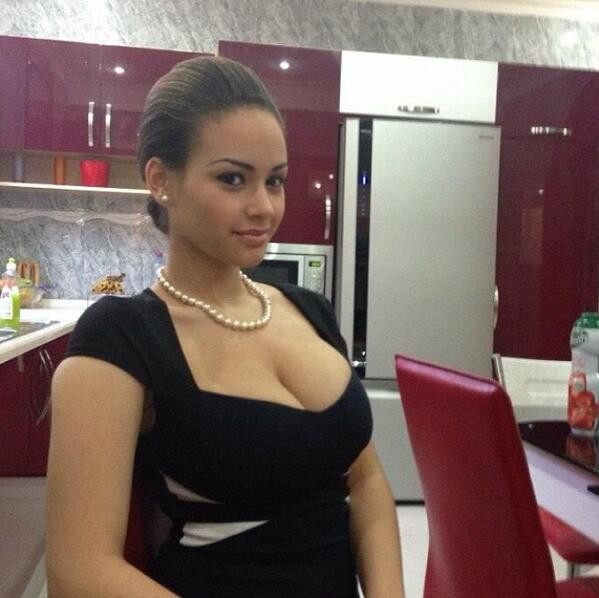 BadTeamCongo's tweet photo. Une kinoise #team243  #team242 #TeamCongo http://t.co/Ytrh1utQ2L