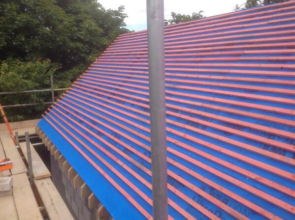 WilsonLimited's tweet image. Looks Like The Roof Is Going Up In Lower Kingswood