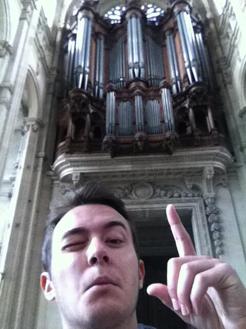 OlivierM5's tweet photo. Mon nouveau piano #TeamJésus http://t.co/M8ixCW6CL1