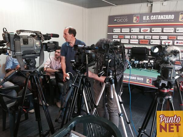 UsCatanzaroNET's tweet image. In diretta dalla sala stampa del &quot;Ceravolo&quot; in attesa di mister #Moriero