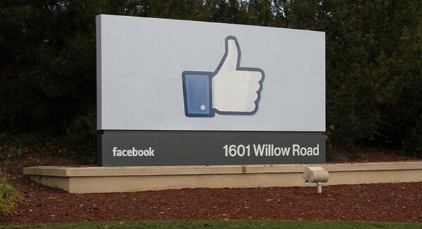CNET's tweet photo. Facebook's mood study: Here's how you became the guinea pig, via @sethr http://t.co/3aABYNbrxl http://t.co/D49ndMTwR5