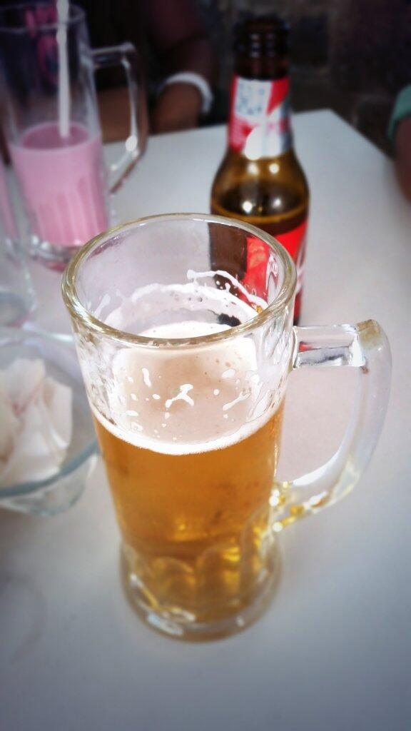 CaroGalindo7's tweet photo. De cerveceo con @carmenbbt96 @CeliaCorrero @_Miriambarrios http://t.co/IRz5Ykf99g